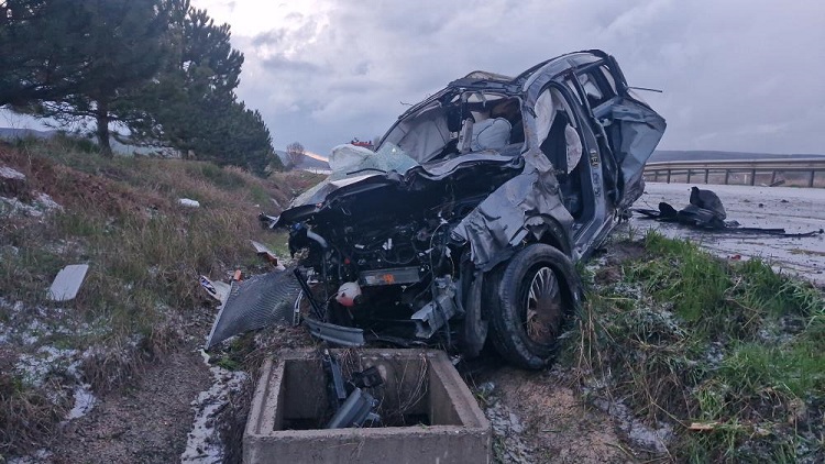 Aynı noktada iki kaza:1 ölü 3 yaralı