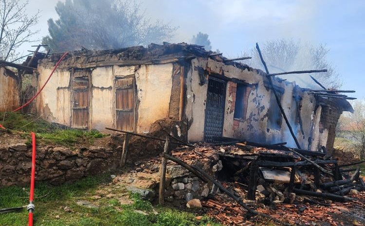 Metruk ev yangını söndürüldü