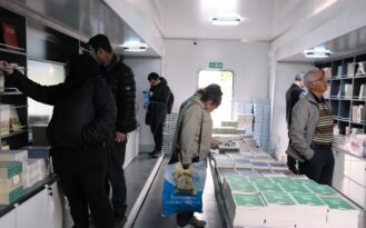 Mobil kitap satış tırı Çorum’a geldi