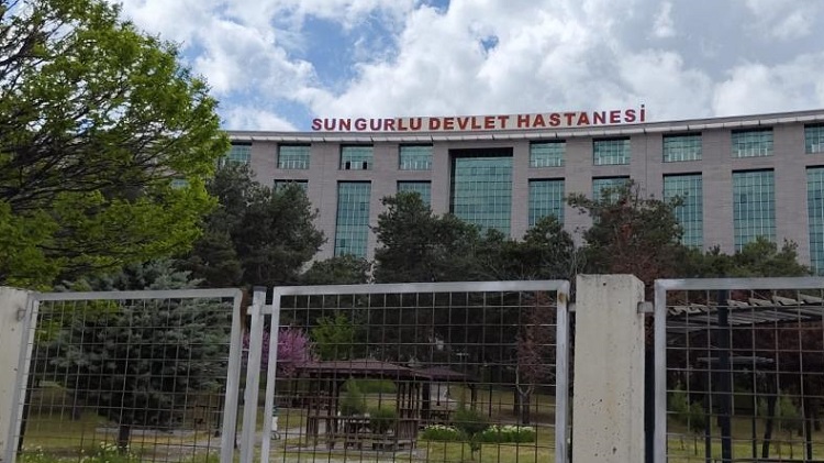 Yurtta kalan öğrenciler hastanelik oldu