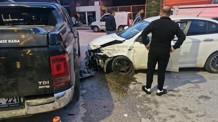 Alkollü sürücü zincirleme kaza:1 yaralı
