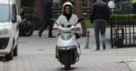  Evde anne sokakta motokurye oldu