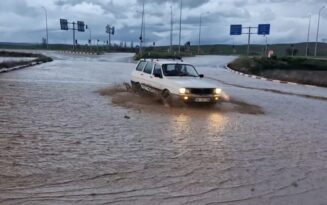 Kuvvetli sağanak su baskınlarına sebep oldu