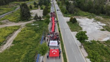Gençlerden Şehitlere Saygı ve Vefa Yürüyüşü