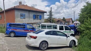 Köydeki evinin banyosunda ölü bulundu