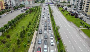 Bayram yoğunluğu havadan görüntülendi