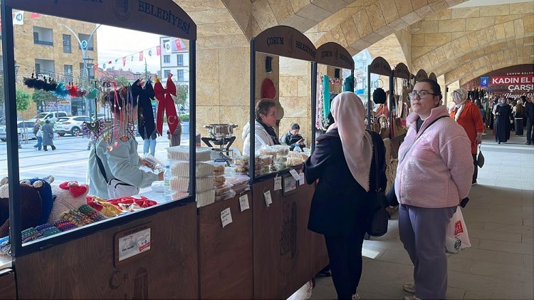 El emeği ürünler tezgaha çıktı